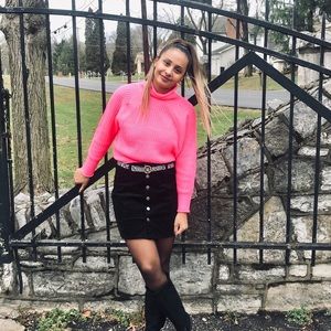 Meet your Posher, Olivia